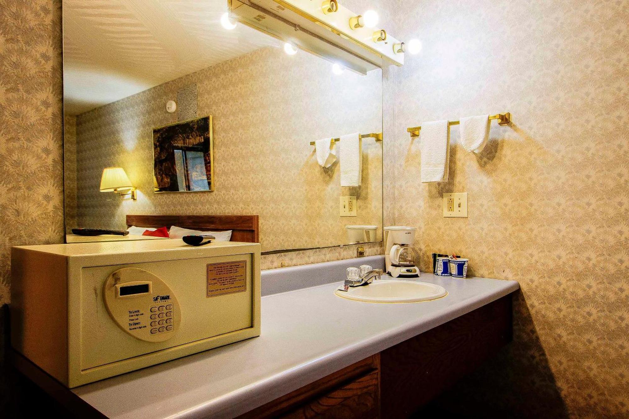 Oyo Hotel Chapmanville Inn, Wv - Hwy 119 Екстер'єр фото