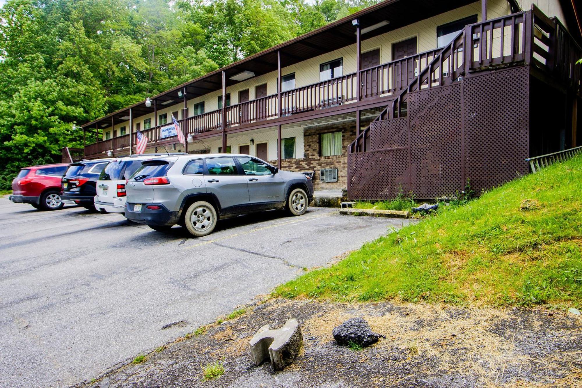 Oyo Hotel Chapmanville Inn, Wv - Hwy 119 Екстер'єр фото